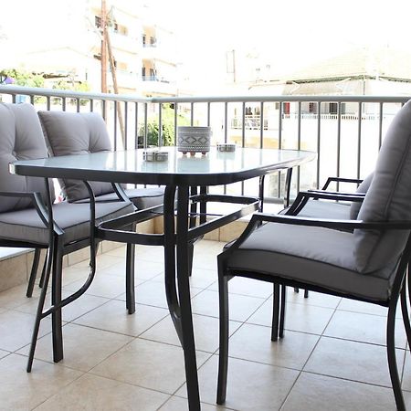 Side Beach Apartment Kavala Bagian luar foto