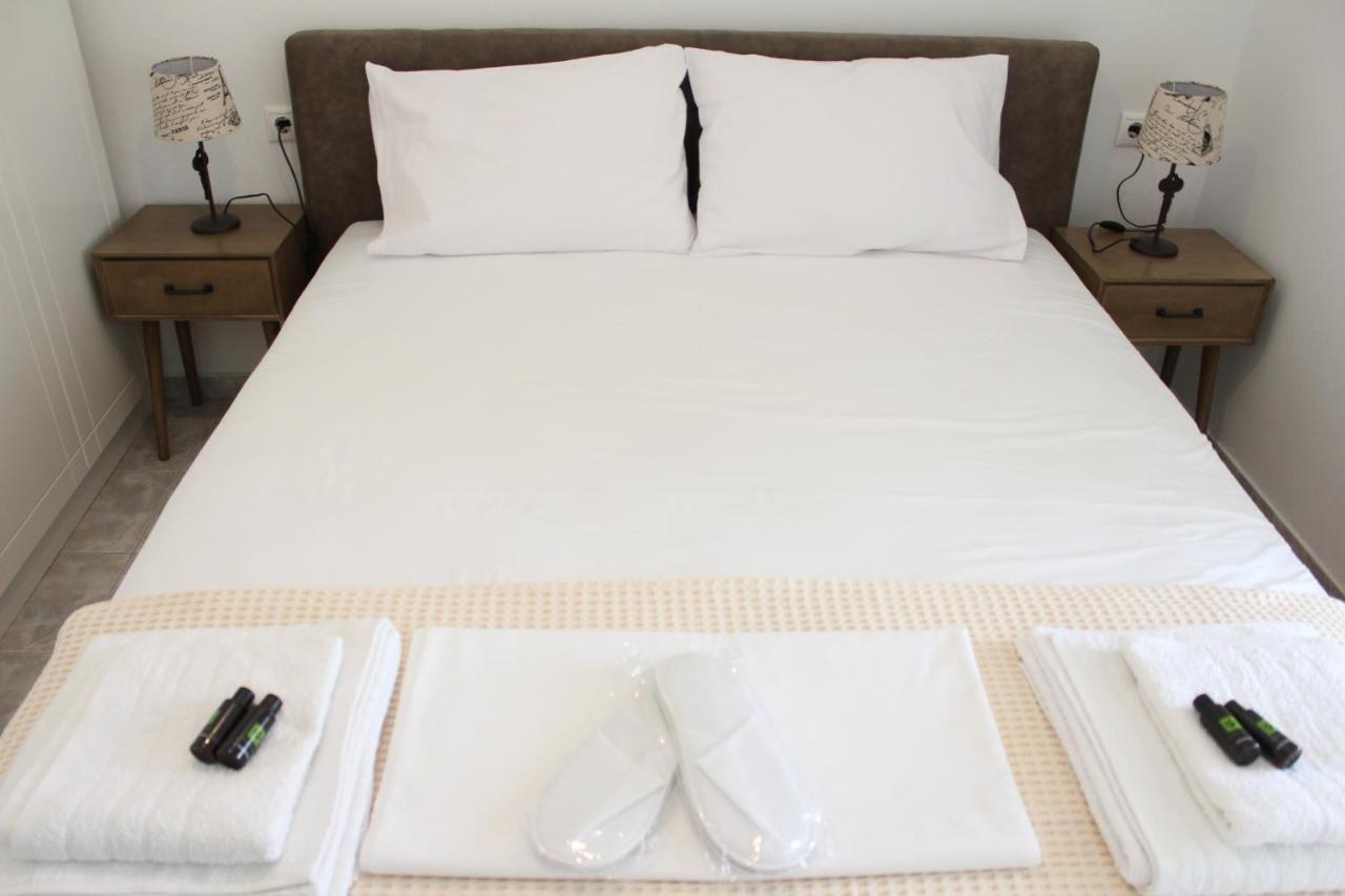 Side Beach Apartment Kavala Bagian luar foto