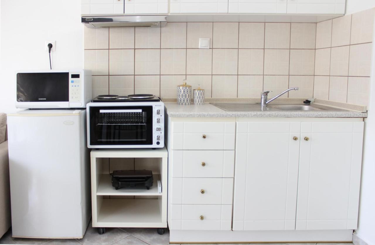 Side Beach Apartment Kavala Bagian luar foto