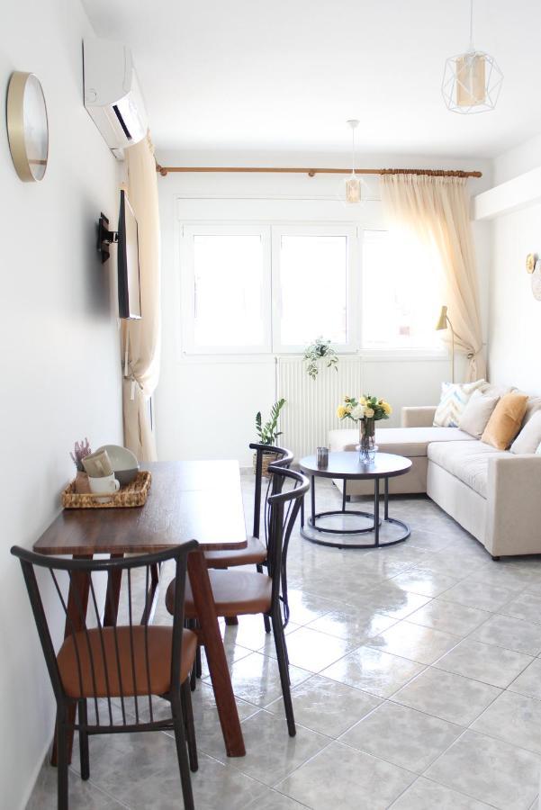 Side Beach Apartment Kavala Bagian luar foto