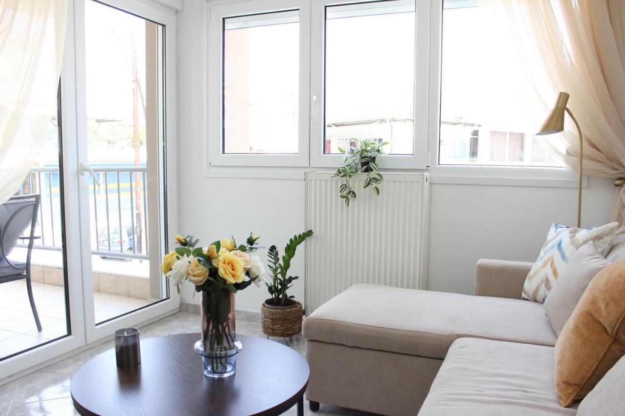 Side Beach Apartment Kavala Bagian luar foto