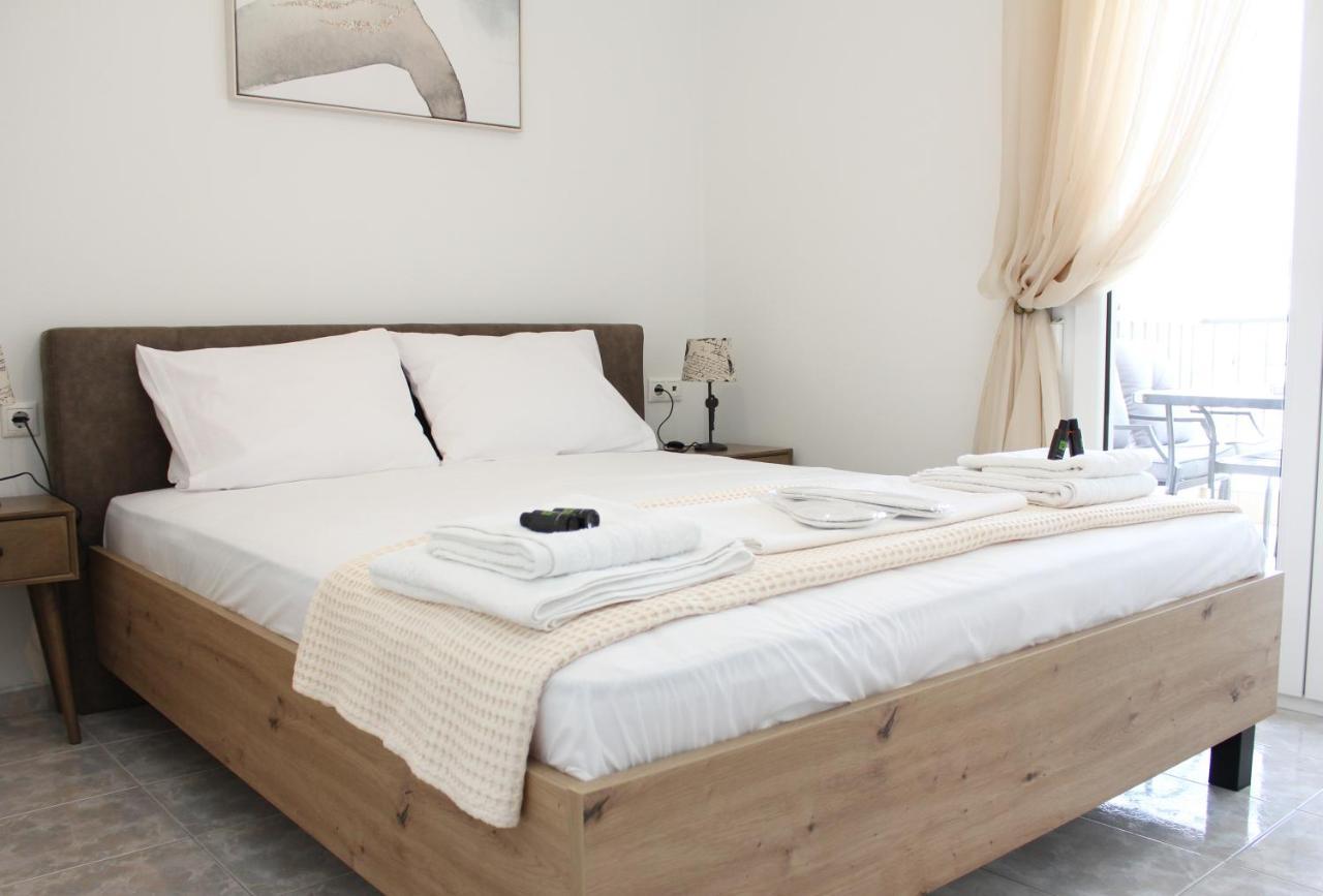 Side Beach Apartment Kavala Bagian luar foto